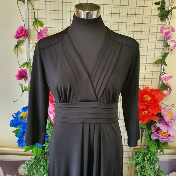 CAPTURE AU12 Dress Black Midi Fit & Flare Empire Waist V-Neck 3/4 Sleeve - NWOT - Picture 4 of 14